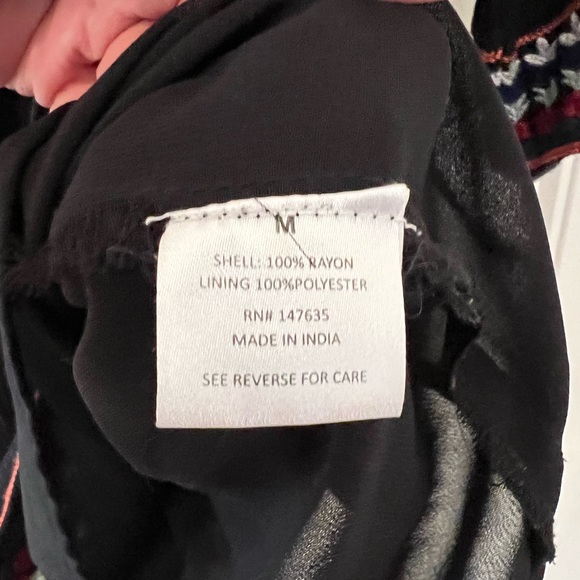 ROMEO + JULIET COUTURE 3/4-SLEEVE FLORAL EMBROIDERED TUNIC GAUZE MINI DRESS - Picture 8 of 11